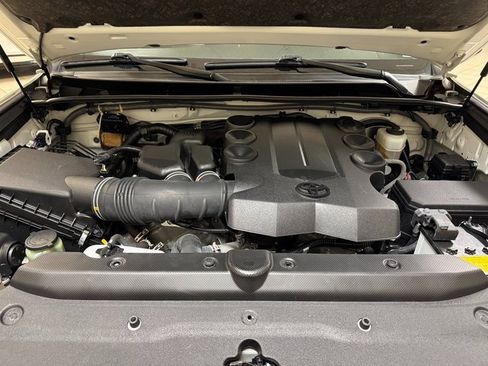 Used 2022 Toyota 4Runner SR5 image 23