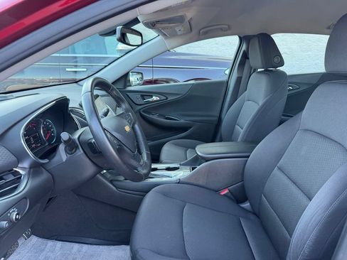 Used 2017 Chevrolet Malibu LT FWD image 9