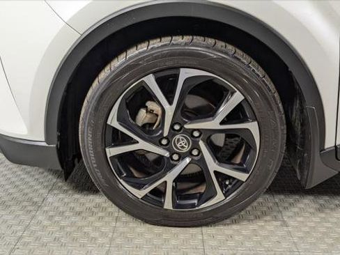 Used 2018 Toyota C-HR XLE image 31
