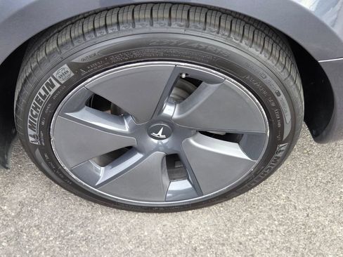 Used 2023 Tesla Model 3 Standard Range RWD image 5