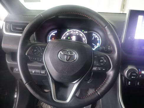 Used 2023 Toyota RAV4 SE w/ Weather & Moonroof Package image 4