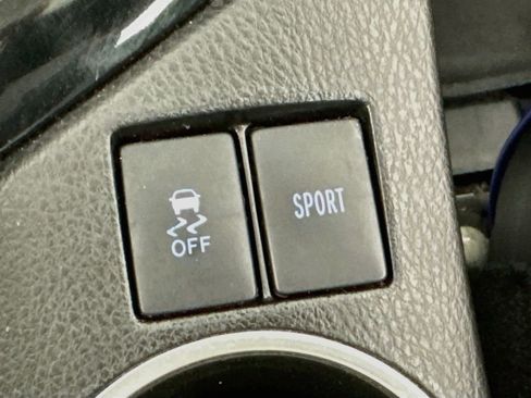 Used 2018 Toyota Corolla XSE FWD image 19