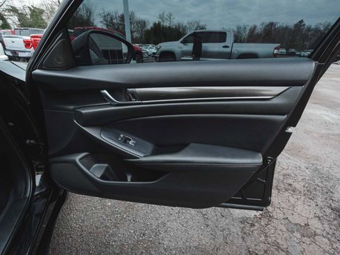 Used 2022 Honda Accord Sport image 11