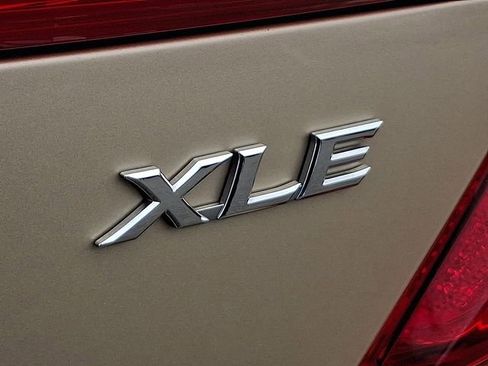 Used 2012 Toyota Camry XLE image 33