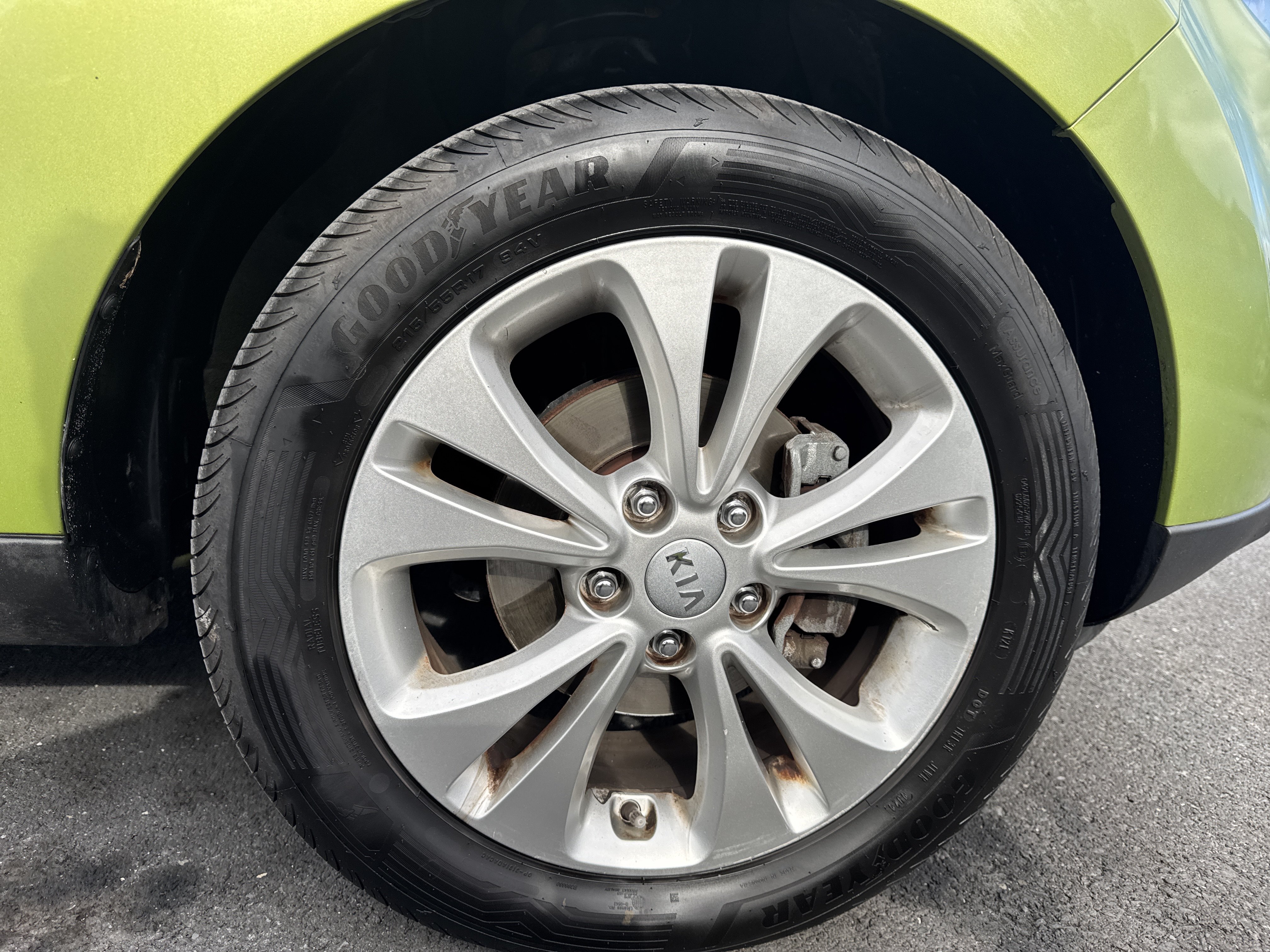 Used 2016 Kia Soul + FWD image 31