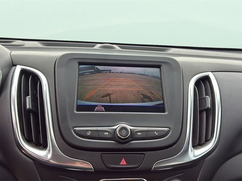 Used 2021 Chevrolet Equinox LT image 19