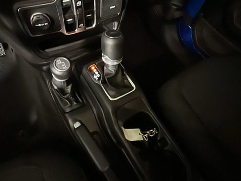 Used 2021 Jeep Gladiator Sport AWD/4WD image 22