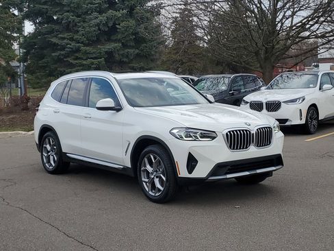 Certified 2024 BMW X3 xDrive30i w/ Premium Package image 4