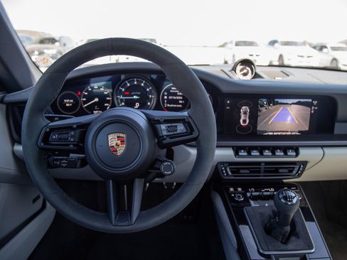 Certified 2024 Porsche 911 Carrera GTS RWD image 7