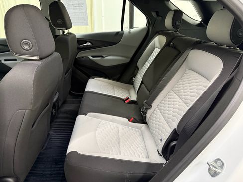 Used 2020 Chevrolet Equinox LS image 17