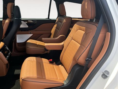 Used 2026 Lincoln Aviator Black Label w/ Jet Appearance Package AWD/4WD image 13