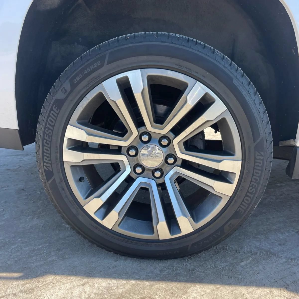 Used 2017 GMC Yukon XL Denali w/ Open Road Package AWD/4WD image 19