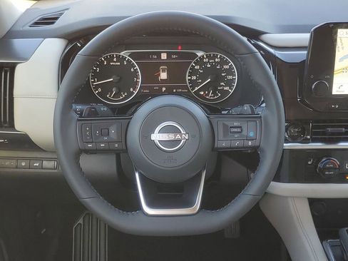 New 2025 Nissan Pathfinder SL image 29