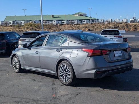 Used 2023 Nissan Altima 2.5 SV image 6