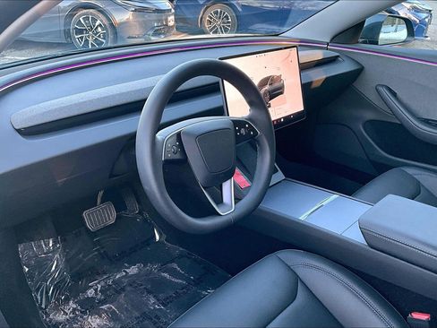 Used 2025 Tesla Model 3 Long Range image 12