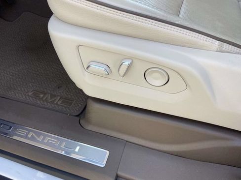 Certified 2023 GMC Yukon XL Denali RWD image 13