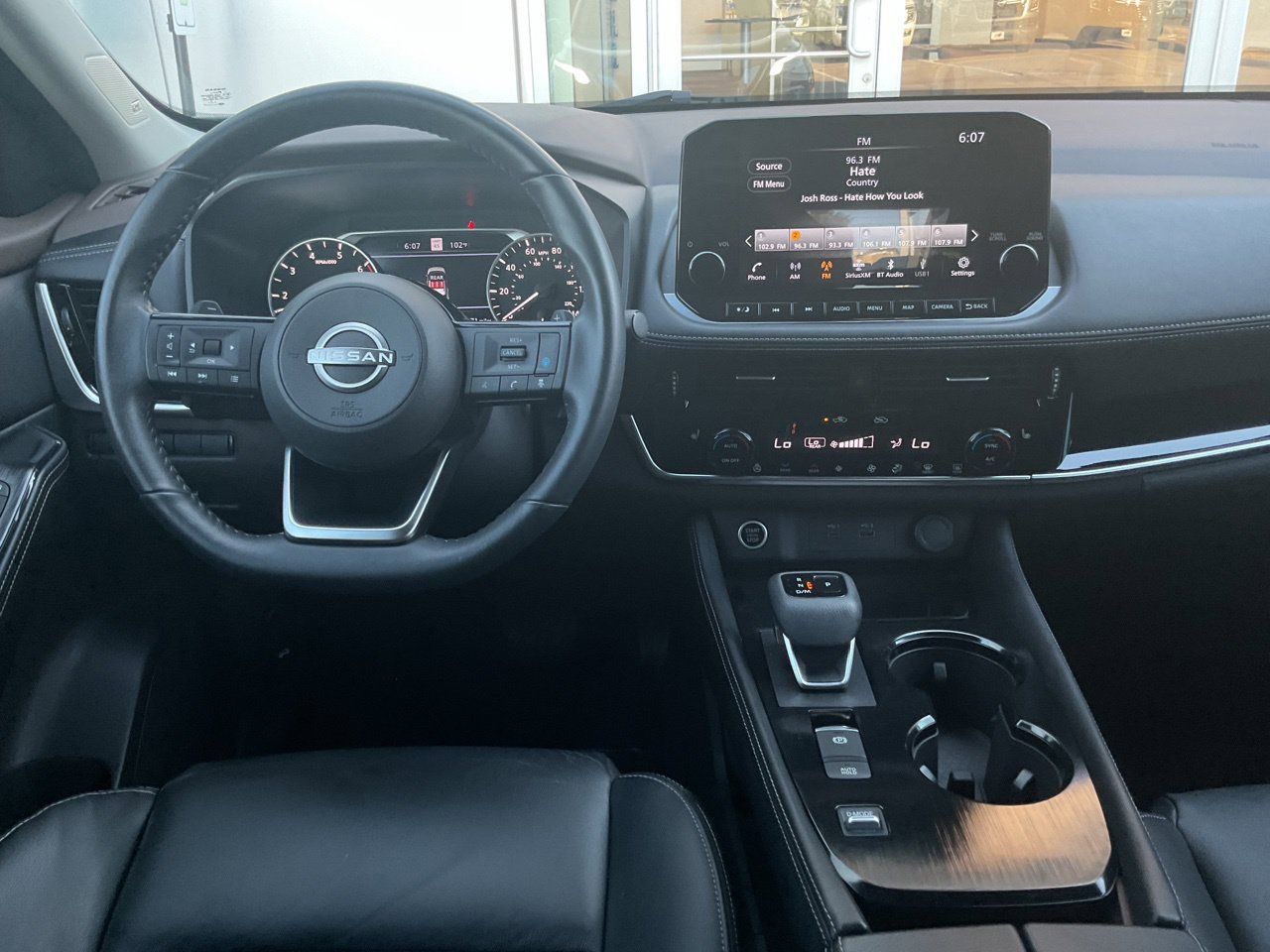 Used 2023 Nissan Rogue SL w/ SL Premium Package FWD image 15