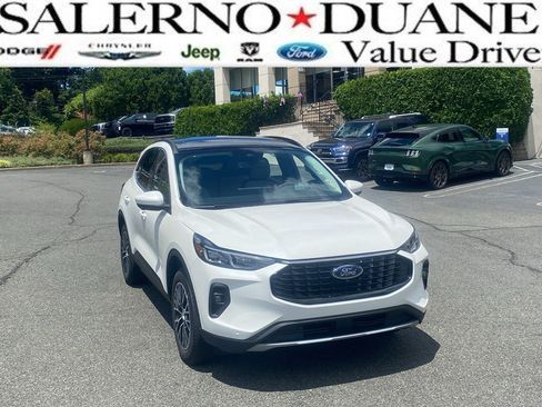 Used 2024 Ford Escape SE w/ PHEV Premium Package FWD image 1