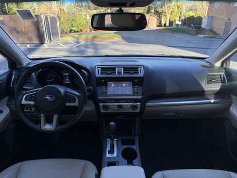 Used 2017 Subaru Outback 2.5i Limited w/ Popular Package #5 image 17