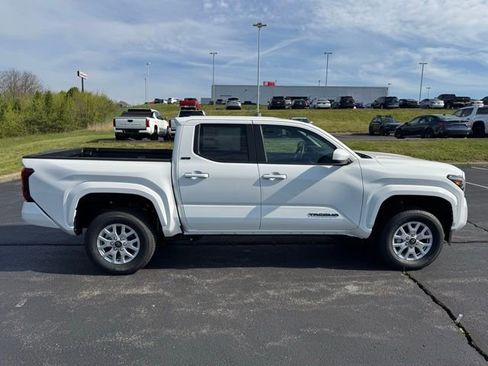 New 2026 Toyota Tacoma SR5 AWD/4WD image 2
