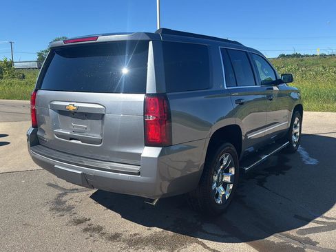 Used 2018 Chevrolet Tahoe LT w/ LT Signature Package AWD/4WD image 5