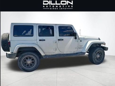 Used 2017 Jeep Wrangler Unlimited Sahara w/ Trailer Tow Group AWD/4WD image 5