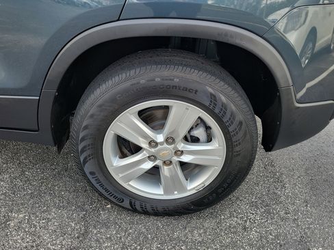 Used 2021 Chevrolet Trax LS image 7