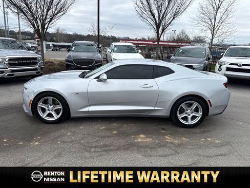 Used 2018 Chevrolet Camaro LT image 5