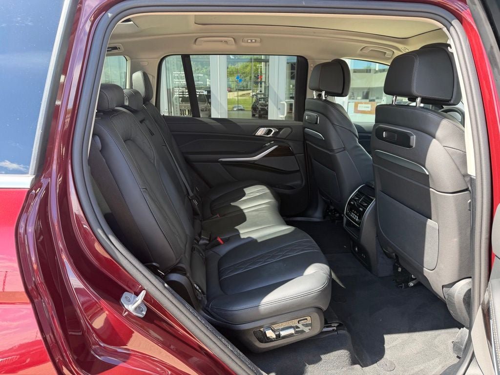 Used 2026 BMW X7 xDrive40i AWD/4WD image 19