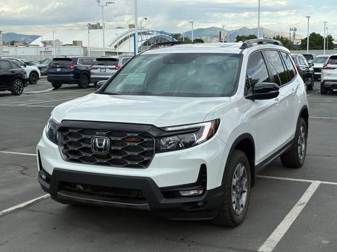 Used 2023 Honda Passport TrailSport image 10