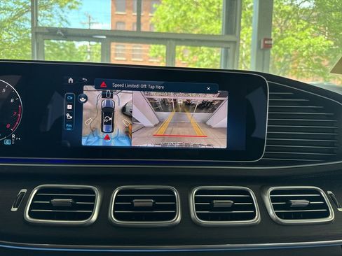 Certified 2025 Mercedes-Benz GLS 450 4MATIC image 22