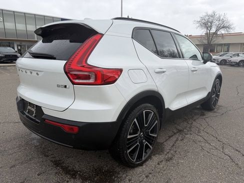 Used 2023 Volvo XC40 B5 Plus w/ Protection Package Premier image 7
