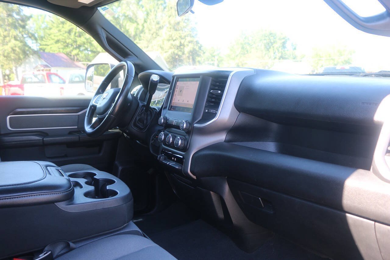 Used 2022 RAM 3500 Big Horn AWD/4WD image 27