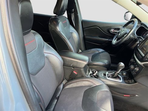 Used 2014 Jeep Cherokee Trailhawk w/ Comfort/Convenience Group image 26