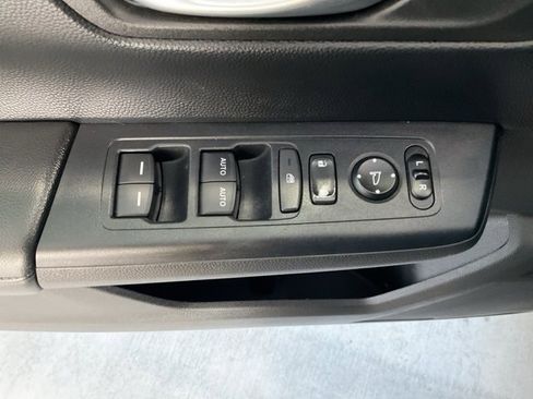 Used 2023 Honda CR-V EX image 6