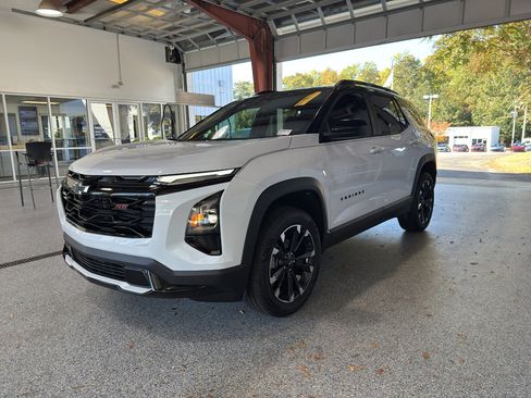 New 2026 Chevrolet Equinox RS w/ LPO, Floor Liner Package image 3