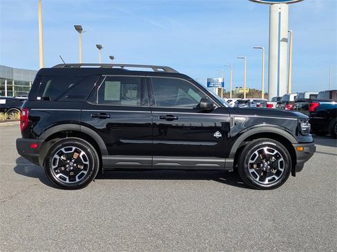 Certified 2023 Ford Bronco Sport Outer Banks w/ Tech Package image 3