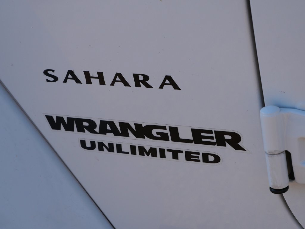 Used 2012 Jeep Wrangler Unlimited Sahara w/ Max Tow Pkg AWD/4WD image 8