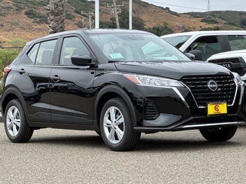 New 2025 Nissan Kicks Play S image 2