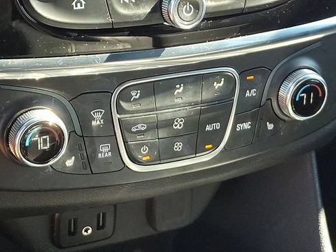 Used 2023 Chevrolet Traverse LT w/ LPO, Floor Liner Package AWD/4WD image 14