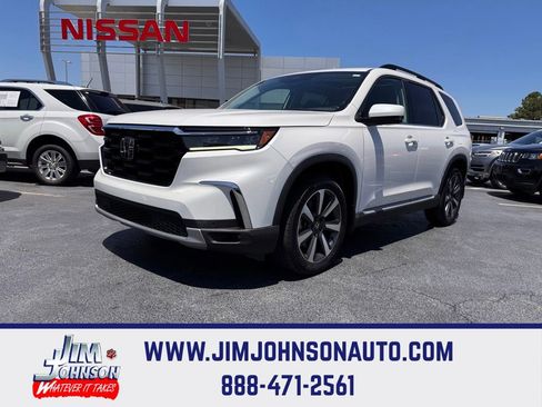 Used 2023 Honda Pilot Touring image 1