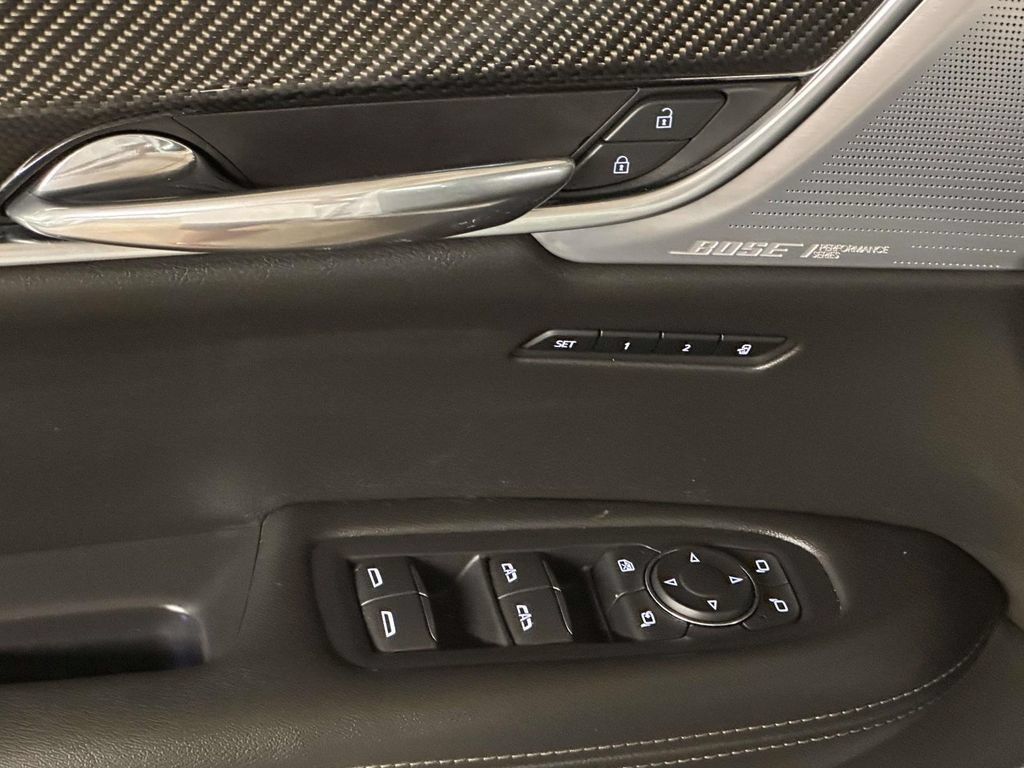 Used 2023 Cadillac XT6 Sport w/ LPO, ONYX Package AWD/4WD image 12
