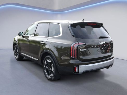 Used 2023 Kia Telluride EX w/ EX Captain's Chair Package AWD/4WD image 5