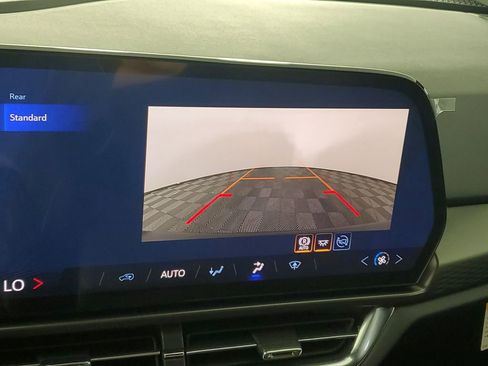 New 2026 Chevrolet Equinox EV LT image 16