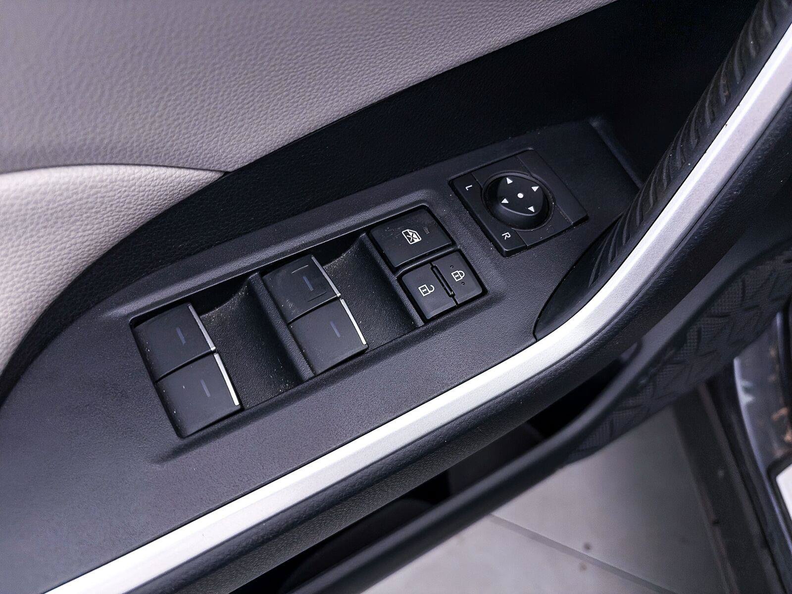 Used 2023 Toyota RAV4 XLE Premium FWD image 17