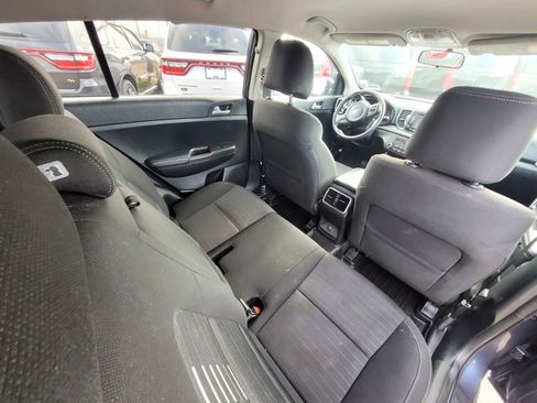 Used 2018 Kia Sportage LX image 11