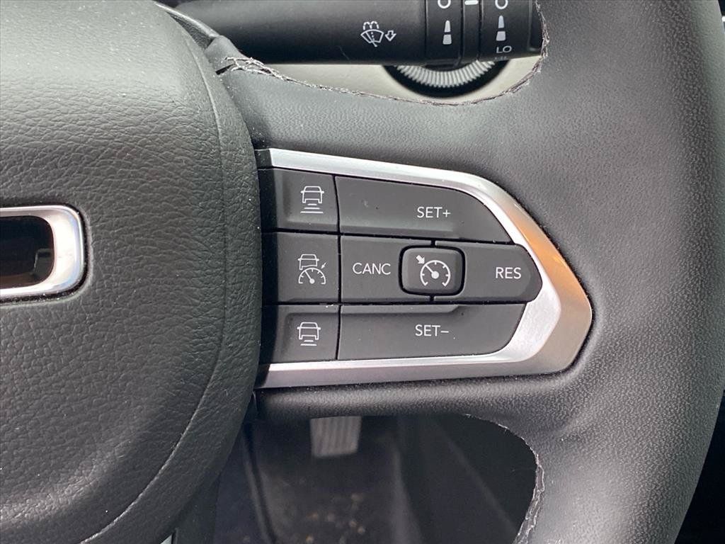 Certified 2025 Jeep Compass Limited AWD/4WD image 19