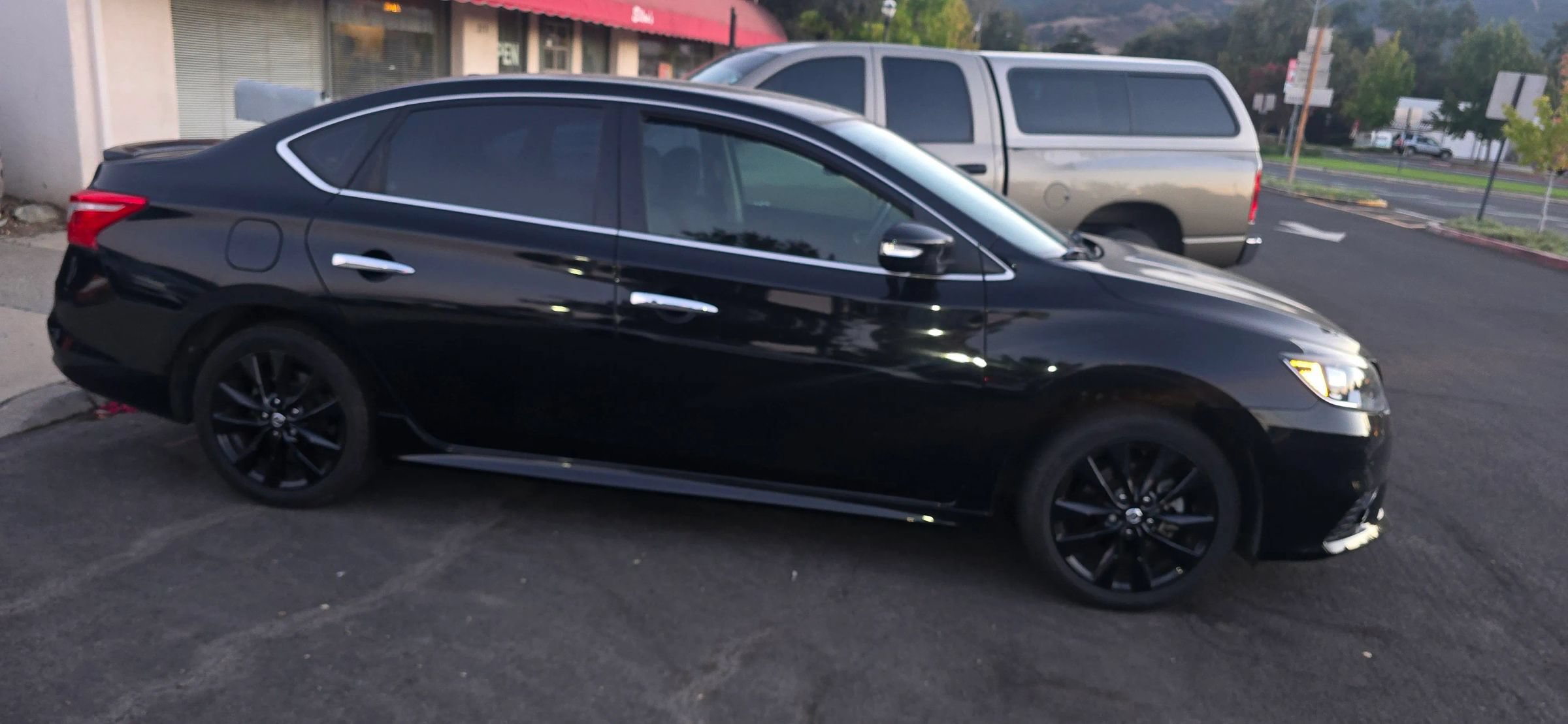 Used 2018 Nissan Sentra SR w/ SR Midnight Edition Package FWD image 1