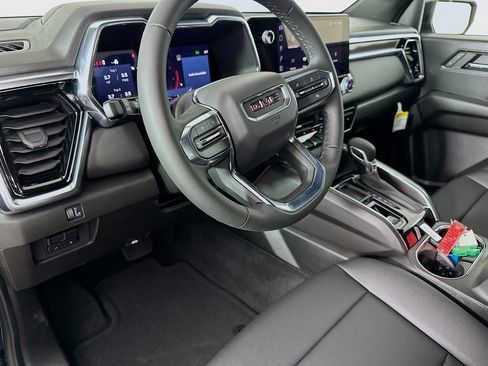 New 2025 GMC Canyon Elevation w/ Convenience Package image 9