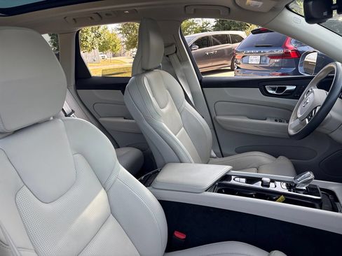 Used 2023 Volvo XC60 B5 Ultimate w/ Climate Package AWD/4WD image 13